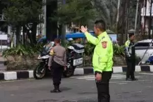 Bhabinkamtibmas Wilayah Hukum Polsek Ciampea Giat Cooling Sistem Sambang Silahturahmi Sekaligus Monitoring Wilayah Pastikan Kondusif Cegah Gangguan Kamtibmas.