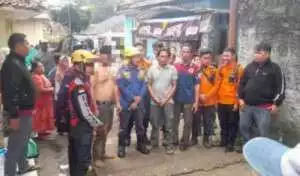 Cepat Tanggap Warga Dan Pihak Kepilisian Akhrirnya Telah Ditemukan Korban Yang Diduga Lakukan Bunuh Diri Di Jembatan Cikreteg Selamat.