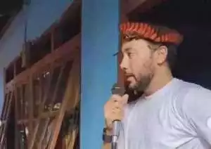 Asisten Pelatih Timnas Denny Landzaat Mudik ke Maluku dan Pidato dalam Bahasa Indonesia