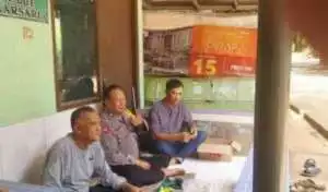 Cepat Tanggap Warga Dan Pihak Kepilisian Akhrirnya Telah Ditemukan Korban Yang Diduga Lakukan Bunuh Diri Di Jembatan Cikreteg Selamat.