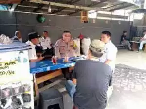 Bhabinkamtibmas Wilayah Hukum Polsek Citeureup Kelurahan Karang Asem Barat Giat Cooling Sistem Coffe Morning Warga Masyarakat Beri Himbauan Ajak Jaga Kondusifitas Cegah Gangguan Kamtibmas.