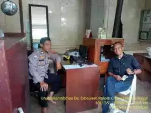 Bhabinkamtibmas Wilayah Hukum Polsek CSR Polres Bogor Desa Cibeureum Sambang Dialog Ajak Jaga Kondusifitas Cegah Gangguan Kriminalitas.