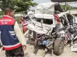 Musibah Mobil Avanza tvOne Kecelakaan di Tol Pemalang, Sopir dan 2 Jurnalis Meninggal.
