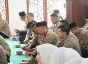 Kegiatan Polsek Parungpanjang Beserta Forkompicam Turut Serta Hadir Silahturahmi Dan Pengajian di Warga.