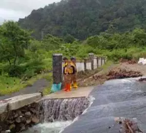 Dinas PU Kabupaten Sukabumi Tinjau Irigasi di Belakang Lapang Cangehgar Palabuhanratu