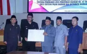 DPRD Kabupaten Sukabumi Setuju RAPERDA Tentang Pajak Daerah Dan Retribusi Daerah