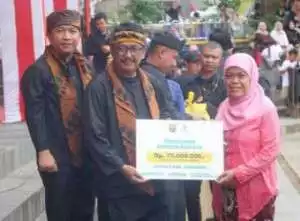 Kepala Dinas Perikanan Kab. Sukabumi Drs.Nunung Nurhayati Mengucapkan Selamat Hari Raya Idul Fitri 1446 H / 2025 M