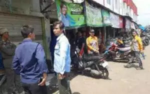 Panit Binmas melaksanakan kegiatan Monitoring Dampak Penataan Pegadang kaki lima
