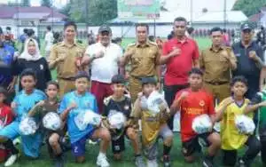 Dukung Sepak Bola di Palangka Raya, Kasdim 1016/Plk Hadiri Pembukaan Liga 1 dan Liga Usia Dini ASKOT PSSI Palangka Raya.
