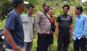 Bhabinkamtibmas Polsek Nanggung Sambang Warga Desa Batu tulis Menyampaikan Himbauan Kamtibmas