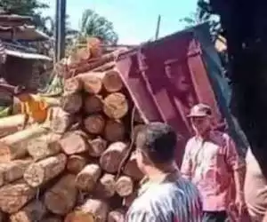 Gunung Merapi "Batuk", Muntahkan 23 Kali Guguran Lava Sejauh 2.000 Meter