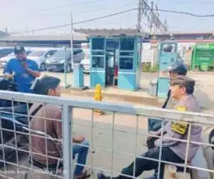 Bhabinkamtibmas Polsek Parung Panjang Polres Bogor Sambang dan beri himbauan beri Kamtibamas kepada Warga.