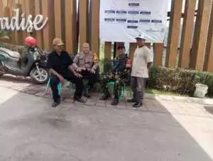 Bhabinkamtibmas Wilayah Hukum Polsek Parung Panjang Sambang Warga Berikan Pesan Kamtibmas.
