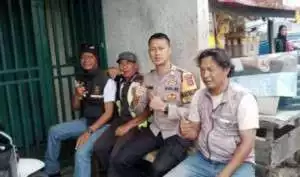 Bhabinkamtibmas Polsek Cijeruk Bersama Masyarakat Desa Cigombong Laksanakan Sambang Jaga Kamtibmas.