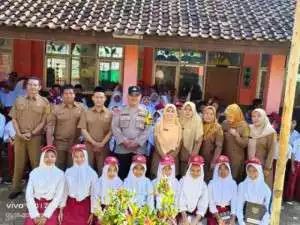 Polsek Babakan Madang System Police Goes To School,Polri Hadir, beri guru dan Siswa Siswi Untuk Cegah Aksi Tawuran dan Jauhi Narkoba.