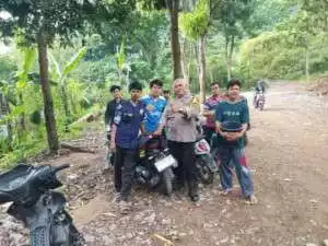 Polsek Babakan Madang Polres Bogor Sambang Warga dan silaturahmi dg warga sampaikan pesan kamtibmas,