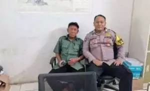 Berikan Himbauan Bhabinkamtibmas Desa Lumpang Polsek Parung Panjang Melaksanakan silaturahmi tukang ojek.