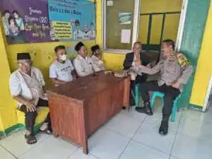 Bhabinkamtibmas Sambang Warga Jalin Kedekatan Dengan Warga Masyarakat.