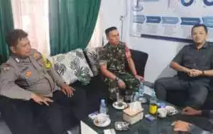 Bhabinkamtibmas Desa Kopo Polsek CSR Polres Bogor Bripka Angga Juhara Sambang Warga Binaan Beri Pesan Kamtibmas.