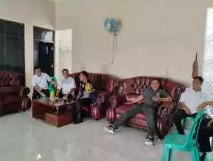 Polsek Parung Panjang Polres Bogor Polda Jabar Sambang Dan Beri Himbauan Kamtibmas Kepada Warga.