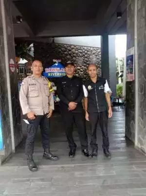 Bhabinkamtibmas Polsek Mega Mendung Kontrol Tempat Wisata Beri Himbauan Kamtibmas.