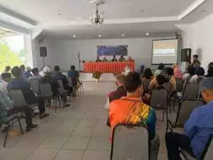 Bhabinkamtibmas Menghadiri Musdesus Pembentukan Koperasi Merah Putih Desa Sukamahi.