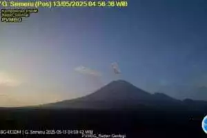 Hingga Pagi Ini Gunung Semeru Erupsi Dahsyat, Abu Vulkanik Capai 900 Meter