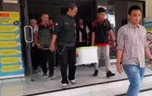 Dugaan Penyimpangan Pengadaan Alkes Tahun 2023, Kejari Geledah Dinkes Karanganyar