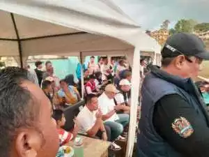 Polsek Citeureup melaksanakan Pengamanan Pertandingan Sepak bola antara desa yang dihadiri oleh Bupati Bogor di Lapangan Desa Hambalang.
