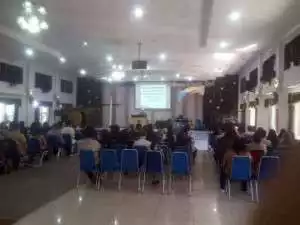 Bhabinkamtibmas Polsek Cisarua Polres Bogor Cek Pos Kamling Sampaikan Pesan Kamtibmas.