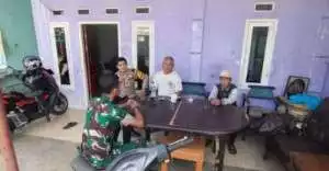 TNI-POLRI Berikan Himbauan dan Santunan kepada Masyarakat Desa Banjarwangi.