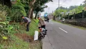 Kapolsek Dramaga Laksanakan Sambang Sekaligus Berikan Himbauan Kamtibmas Kepada Ojek Pangkalan Didalam Kampus IPB, Tetap Waspada Jaga Kondusifitas Wilayah Cegah Gangguan Kriminalitas.