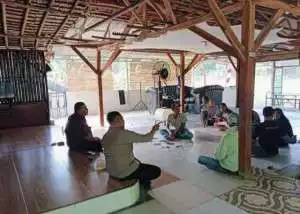 Bhabinkamtibmas dan Babinsa Polsek Parungpanjang Aktif Sambang Warga dan Berikan Himbauan Kamtibmas.