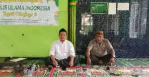 Bhabinkamtibmas Polsek Leuwiliang Sambangi Warga, Pererat Kedekatan dan Sampaikan Pesan Kamtibmas.
