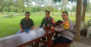 Bhabinkamtibmas Wilayah Hukum Polsek Dramaga Sambang Warga Desa Sukadamai Beri Himbaun Ajak Jaga Kondusifitas Cegah Gangguan Kamtibmas.
