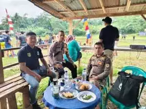 Bhabinkamtibmas Polsek Klapanunggal Sambangi Warga, Sampaikan Himbauan Kamtibmas.