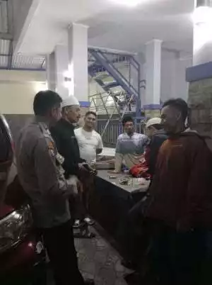 Bhabinkamtibmas Polsek Cisarua Cek Pos Kamling, Sampaikan Pesan Kamtibmas kepada Warga.