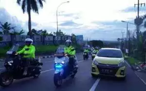 Pantau Arus Libur Panjang, Kapolres Bogor AKBP Rio Wahyu Anggoro, Tinjau Langsung Pospol Gadog Jalur Puncak.
