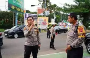 Kapolres Bogor AKBP Rio Wahyu Anggoro Lakukan Pemantauan Arus Lalu Lintas di Puncak Saat Long Weekend.