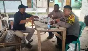 Bhabinkamtibmas Polsek Klapanunggal Sambangi Warga Desa Klapanunggal, Ajak Warga Bersama Jaga Kamtibmas.
