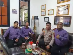 Bhabinkamtibmas Polsek Parung Jalin Kedekatan dengan Warga, Sampaikan Imbauan Cegah Tawuran dan Gangster.
