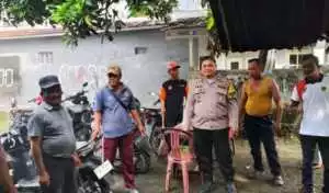 Polsek Klapanunggal Sambang Warga desa Klapanunggal dan Sampaikan Himbauan Kamtibmas.