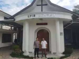 Bhabinkamtibmas Polsek Megamendung Amankan Ibadah di Gereja GPIB Nehemia Cipayung.