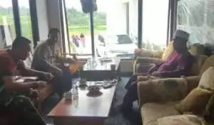 Bhabinkamtibmas Polsek Ciawi Polres Bogor Sambangi Warga Desa Bojongmurni, Sampaikan Pesan Kamtibmas dan Antisipasi TPPO.
