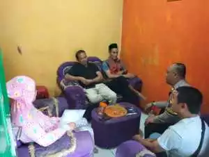 Bhabinkamtibmas Polsek Cijeruk Sambangi Warga Desa Warung Menteng, Wujudkan Kedekatan dan Deteksi Dini Gangguan Kamtibmas.