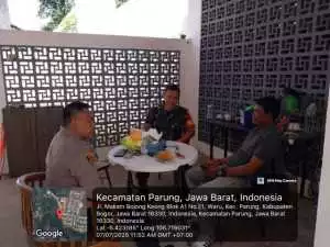 Dekatkan Diri dengan Warga, Bhabinkamtibmas Polsek Parung Jalin Silaturahmi dan Sampaikan Imbauan Kamtibmas.