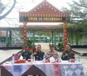 Babinsa Kelurahan Sako Berikan Pembekalan Wawasan Kebangsaan dan NAPZA pada MPLS SMAN 16 Palembang