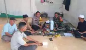 Sinergitas TNI-POLRI Bhabinkamtibmas Polsek Tamansari Bersama Babinsa Sambangi Tokoh Agama di Desa Sukajadi.