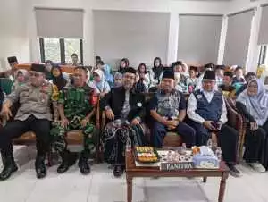 Bhabinkamtibmas Hadiri MTQ Tingkat Kelurahan, Wujudkan Sinergitas Polri dan Masyarakat.