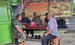 Sinergi Babinsa dan Bhabinkamtibmas di Klapanunggal, Ajak Warga Aktif Jaga Lingkungan.